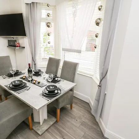 29 Sussex Street * Scarborough